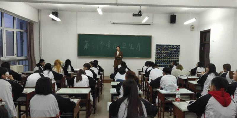 我校開展第31個愛國衛(wèi)生月活動 我校開展第31個愛國衛(wèi)生月活動